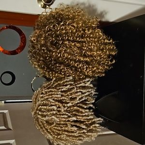 Two women penny color and a  dirtyish blondish one